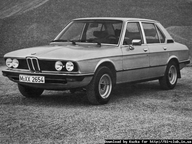 BMW-533i-E12-был-выпущен-в-1974-году.jpeg